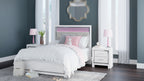 Altyra - Panel Bed
