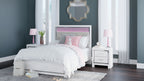 Altyra - Panel Bed