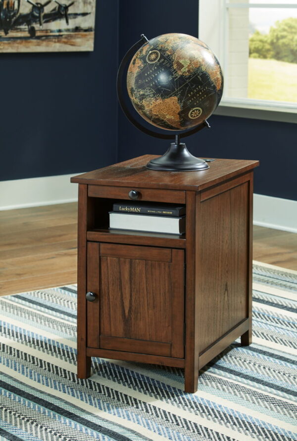 Treytown - Chair Side End Table - Image 9