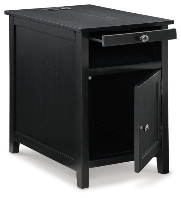 Treytown - Chair Side End Table - Image 3
