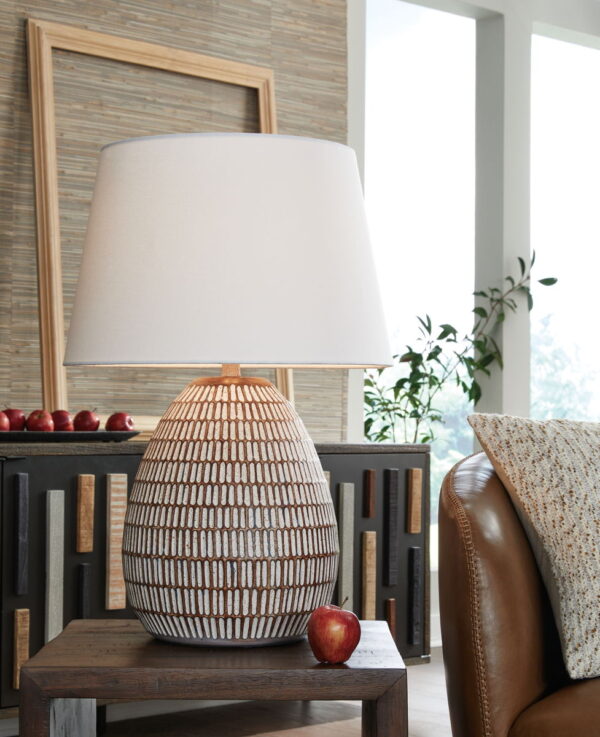 Darrich - Beige / White - Metal Table Lamp - Image 3
