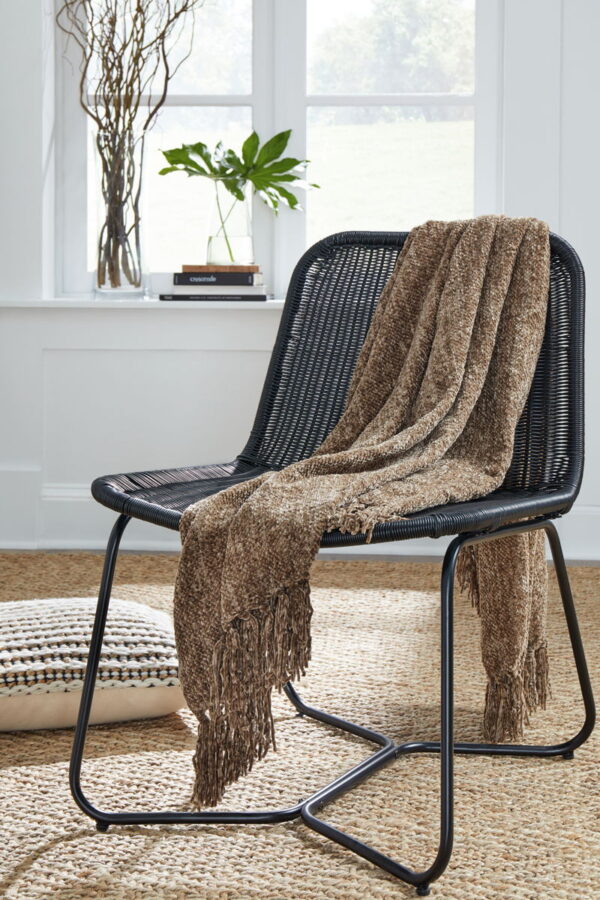 Tamish - Throw - Image 16
