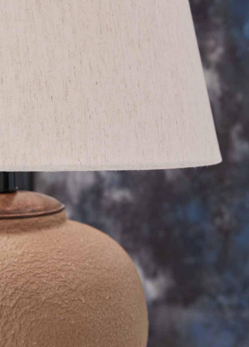 Scantor - Rust - Metal Table Lamp - Image 4
