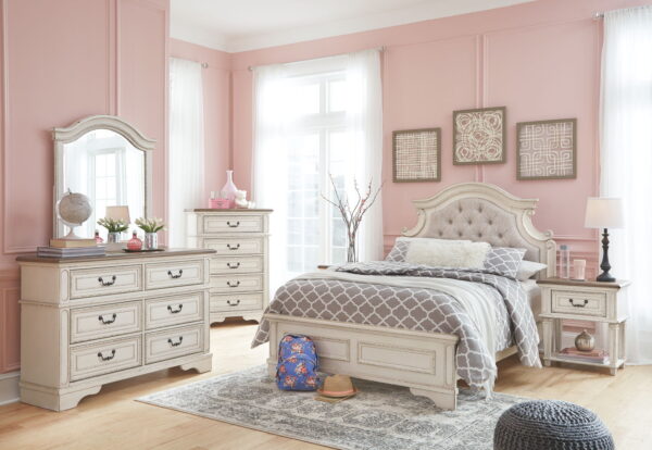 Realyn - Panel Bed - Image 3