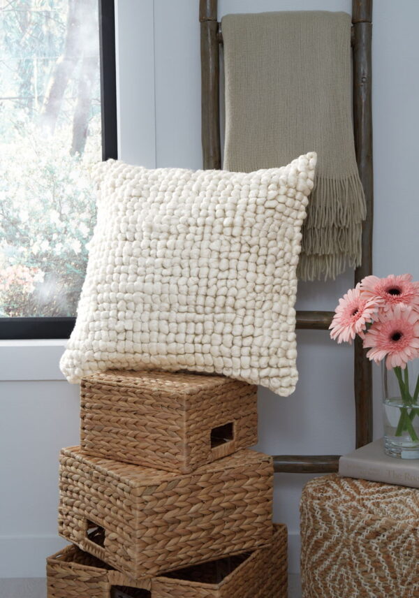 Aavie - Pillow - Image 2
