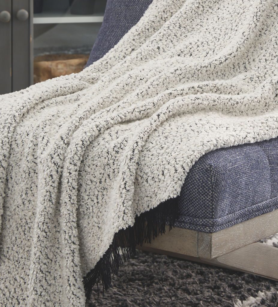 Leonita - Throw - Image 2