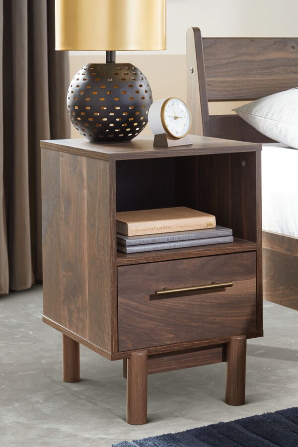 Calverson - Mocha - One Drawer Night Stand - Medium - Image 3