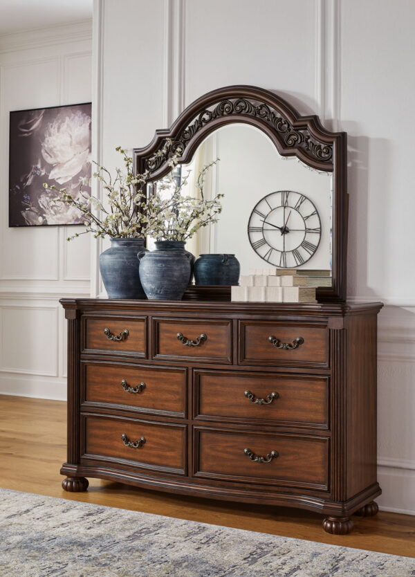 Lavinton - Bedroom Set - Image 2