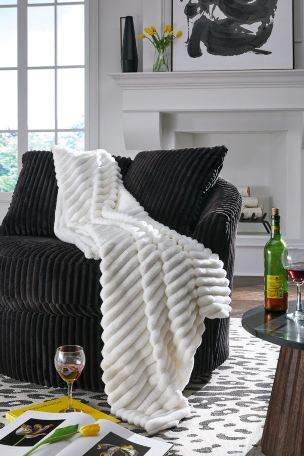 Alsonwell - Throw - Image 6