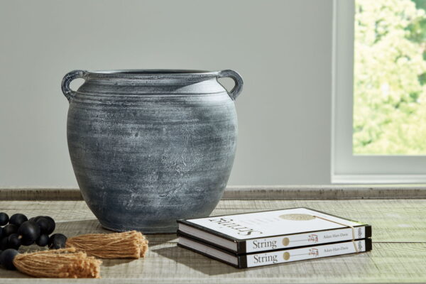 Meadie - 9" Vase - Image 10