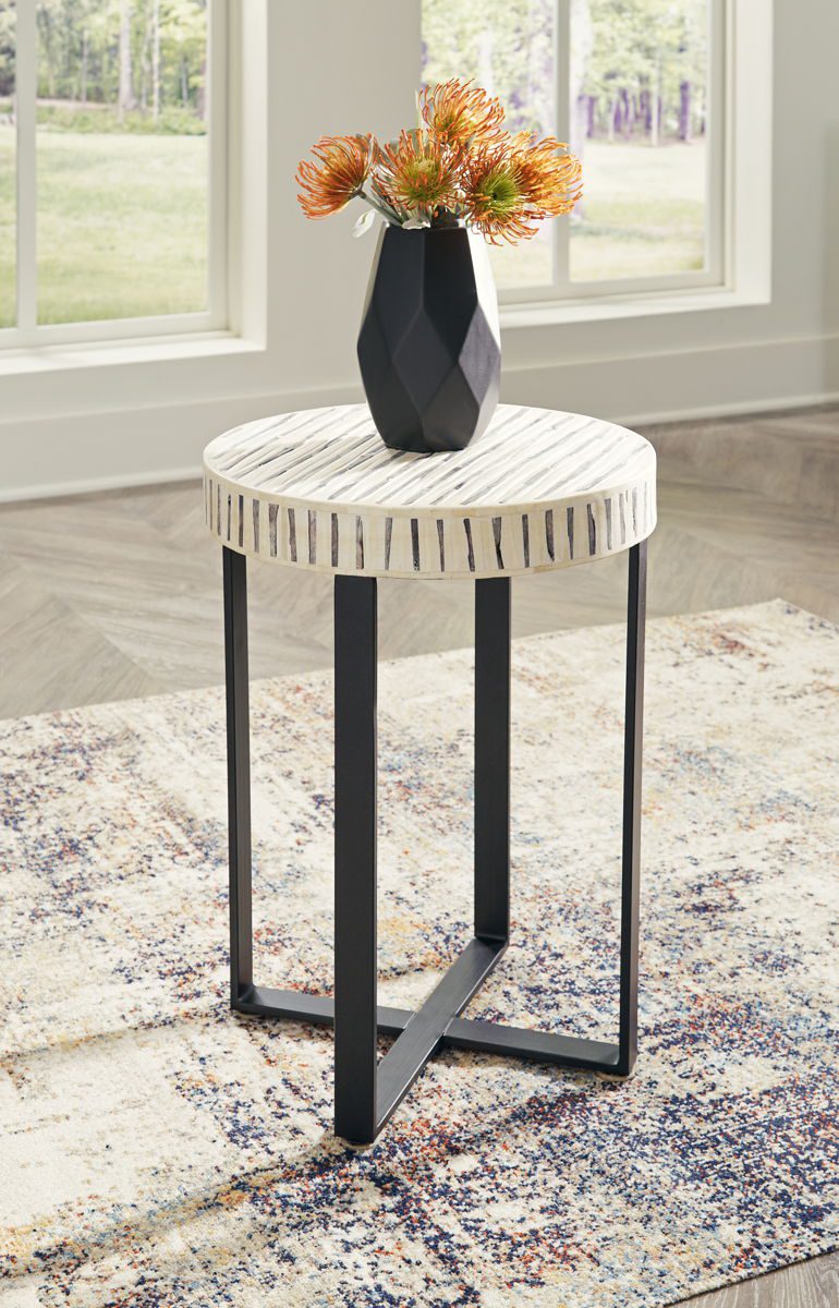Crewridge - Black / Cream - Accent Table - Image 4