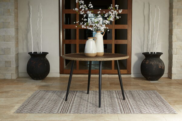 Amaris - Brown / Black - Round Dining Table - Image 3