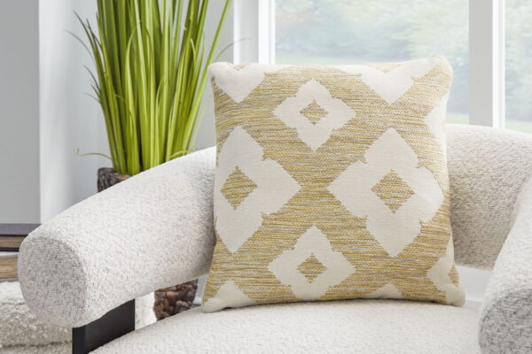 Brockner Next-gen Nuvella - Pillow - Image 3