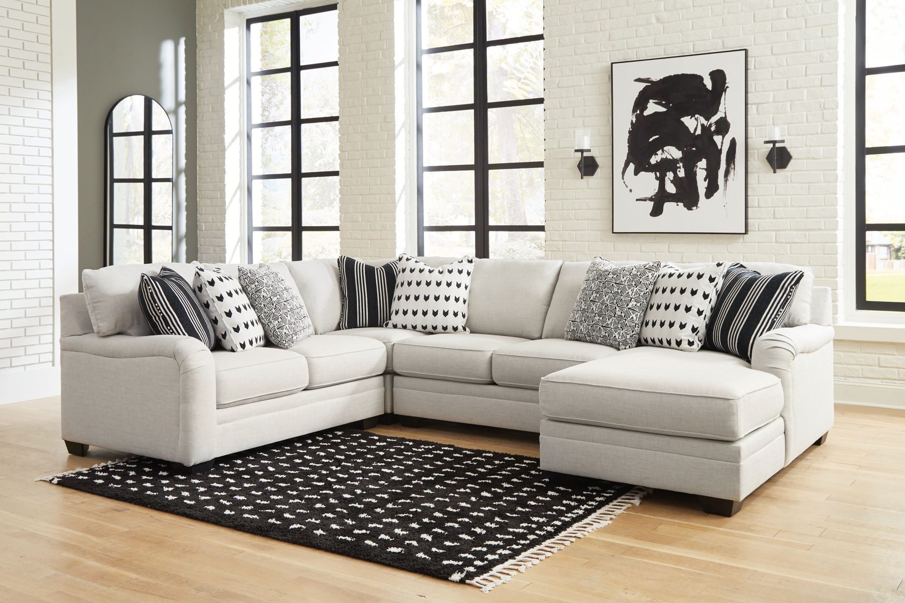 Huntsworth - Sectional - Image 10