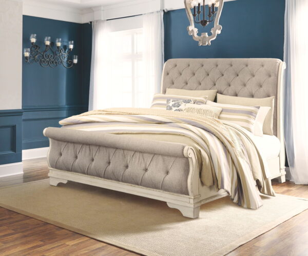 Realyn - Bedroom Sleigh Bed Set - Image 6