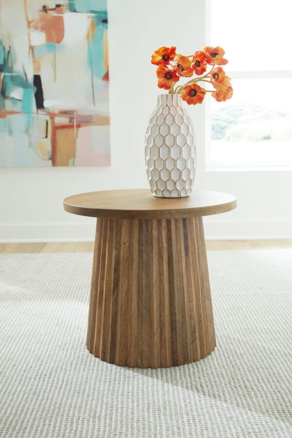 Ceilby - Accent Table - Image 3