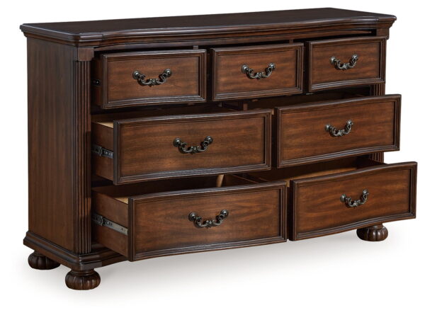 Lavinton - Bedroom Set - Image 4
