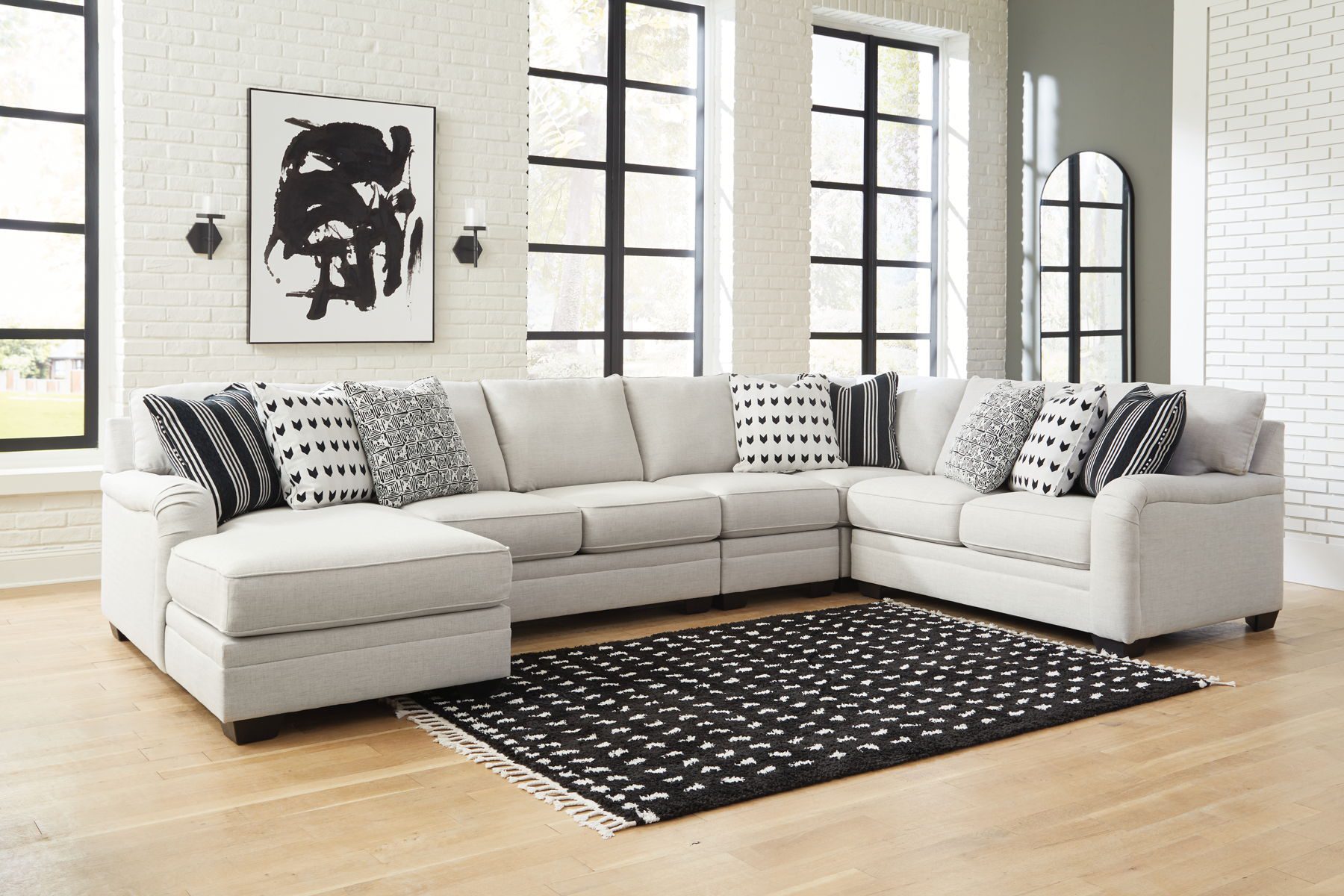 Huntsworth - Sectional - Image 2