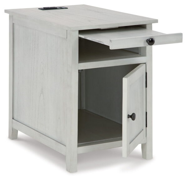 Treytown - Chair Side End Table - Image 13