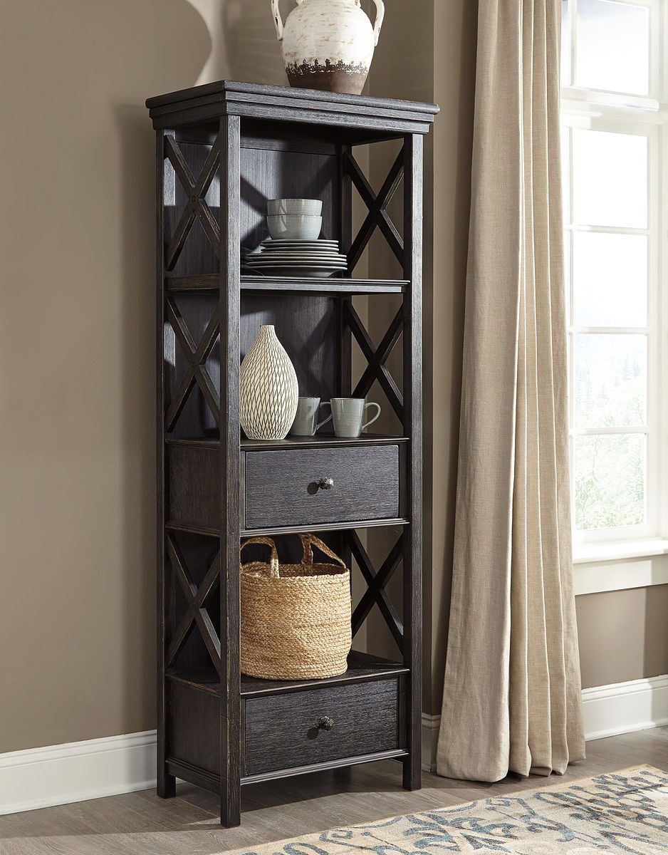 Tyler Creek - Display Cabinet - Image 3