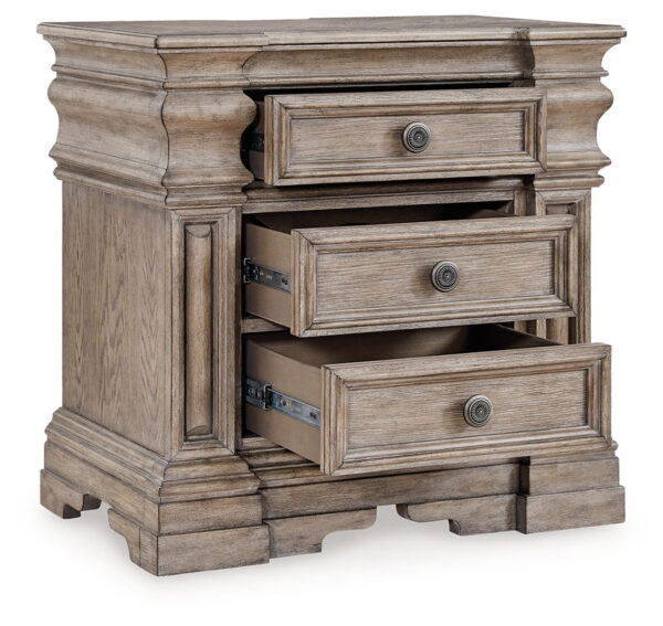 Blairhurst - Light Grayish Brown - Three Drawer Night Stand - Image 4