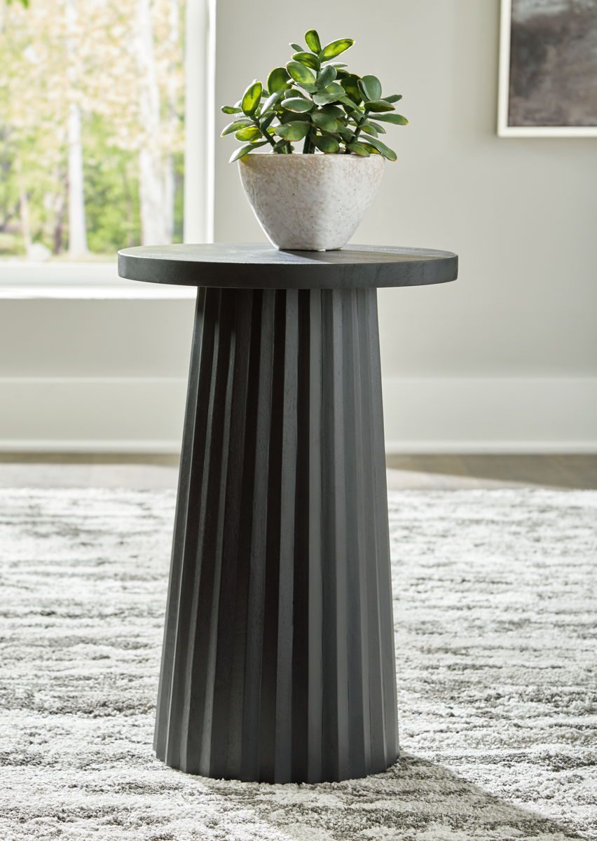 Ceilby - Accent Table - Image 5