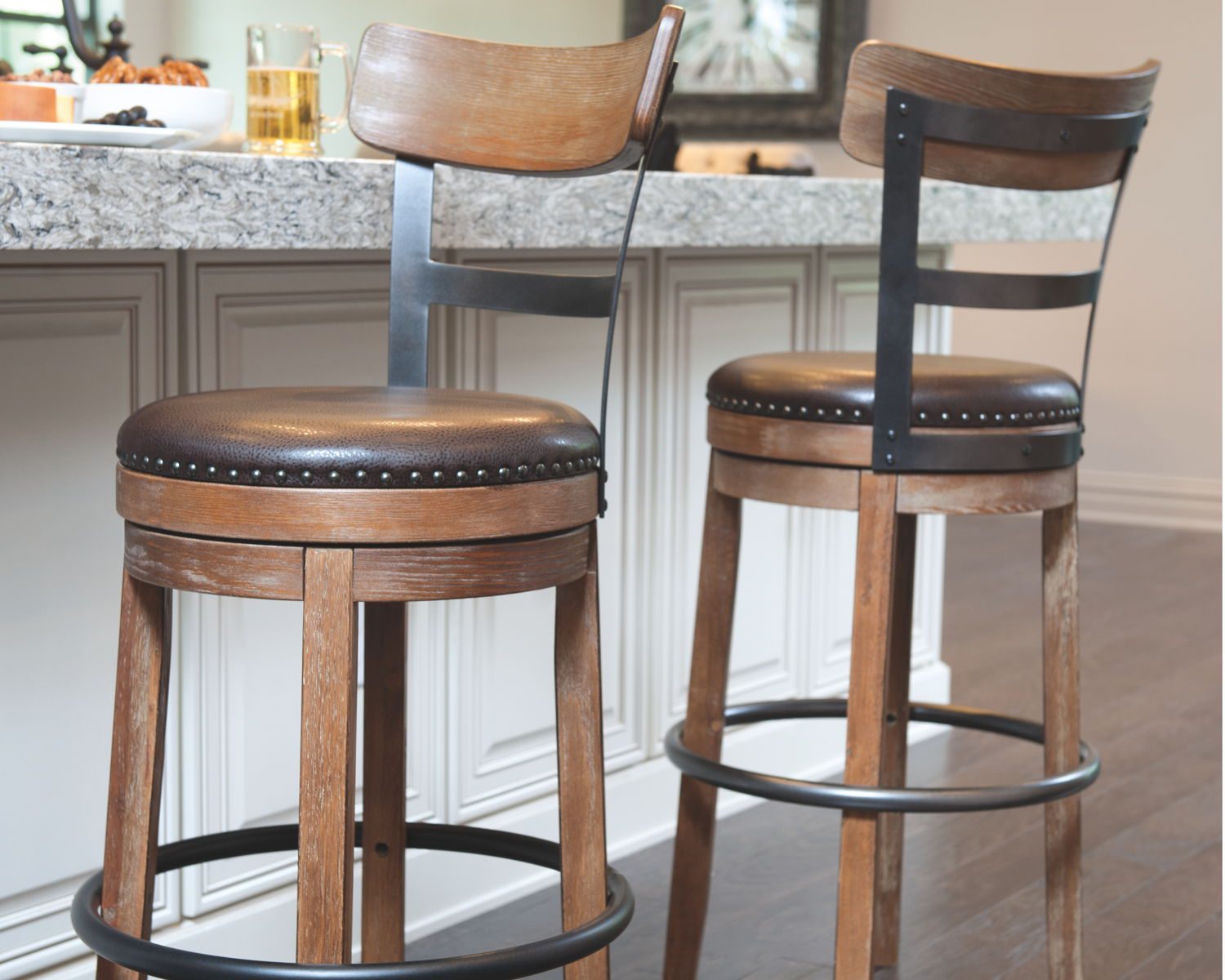 Pinnadel - Swivel Barstool - Image 2