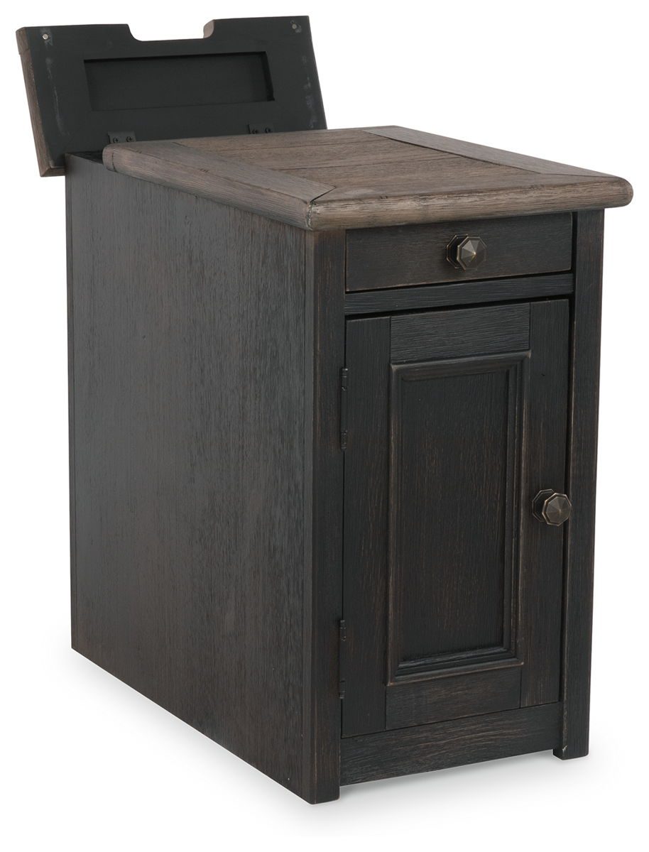 Tyler Creek - Grayish Brown / Black - Chair Side End Table - Image 3