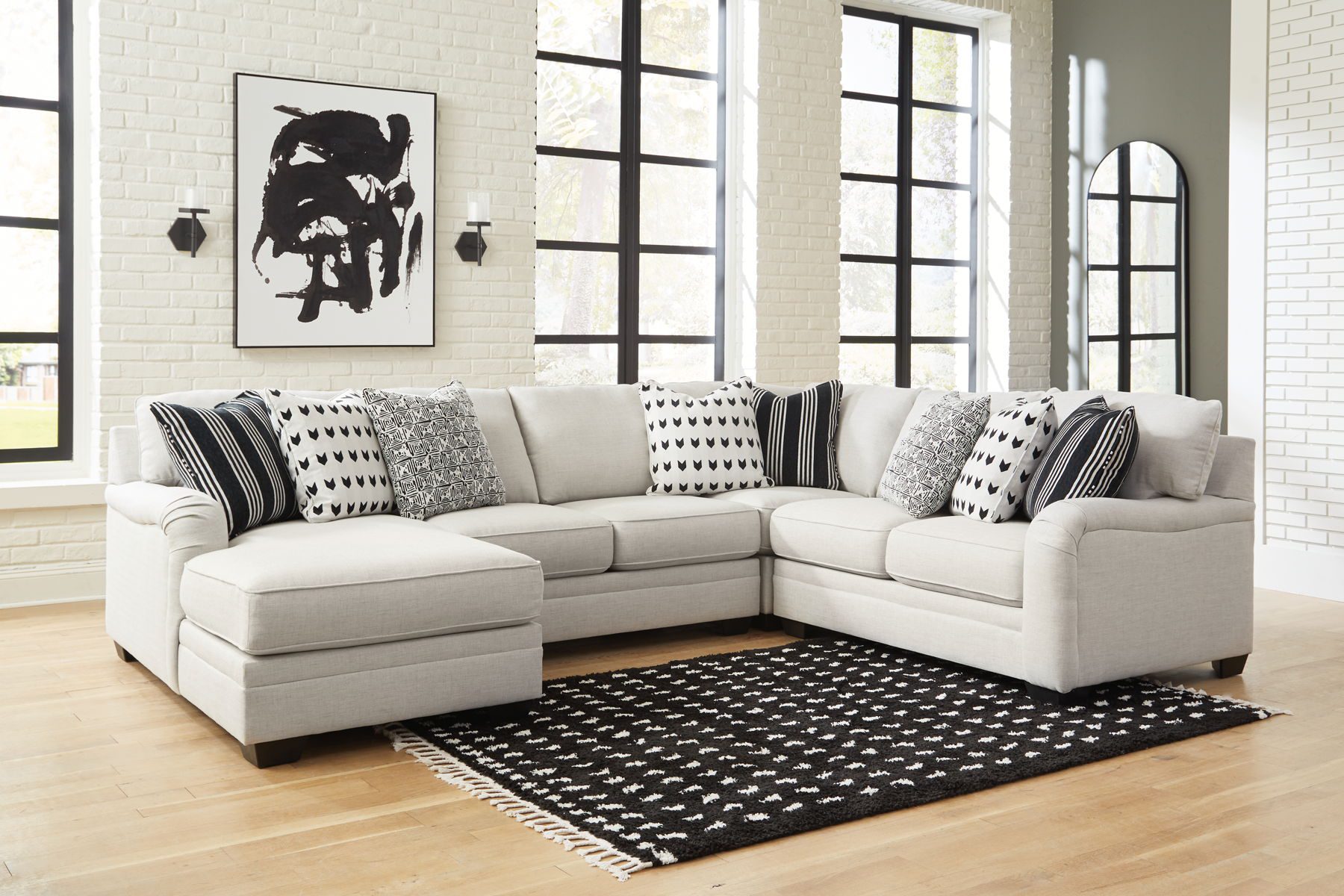 Huntsworth - Sectional - Image 3