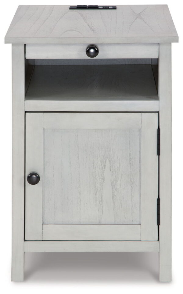 Treytown - Chair Side End Table - Image 11