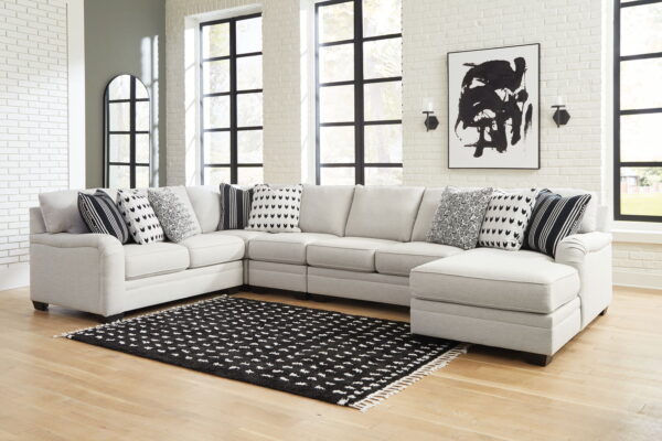 Huntsworth - Sectional - Image 4