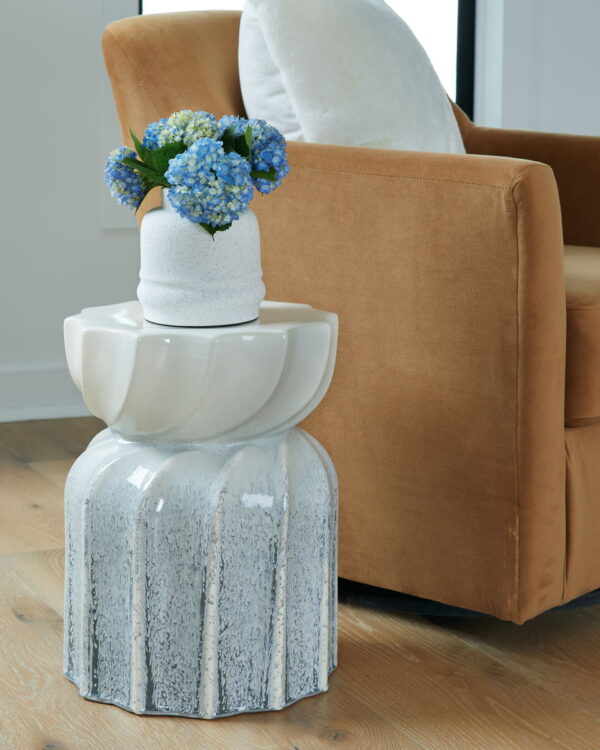 Michamere - Gray / Taupe - Stool - Image 2