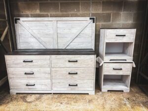 Shawburn - 4 Pc. Queen Bedroom Set