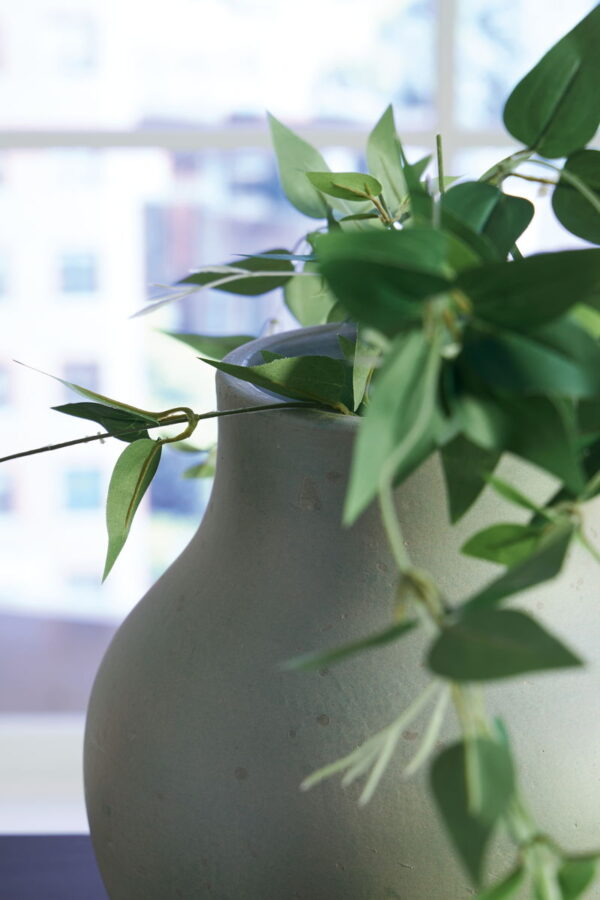 Baychester - Vase - Image 2