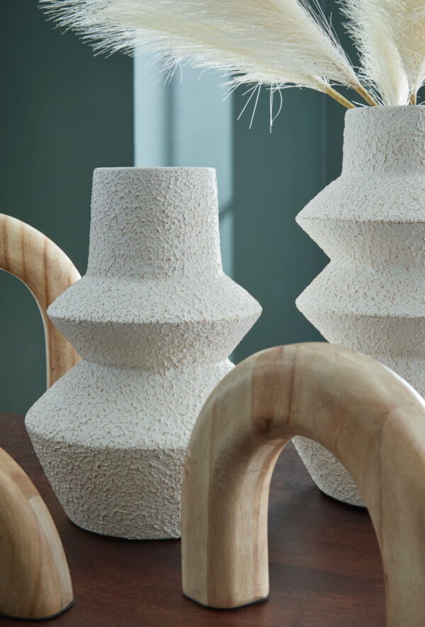 Maddwarth - White / Natural Brown - Accessory Set (Set of 5) - Image 3