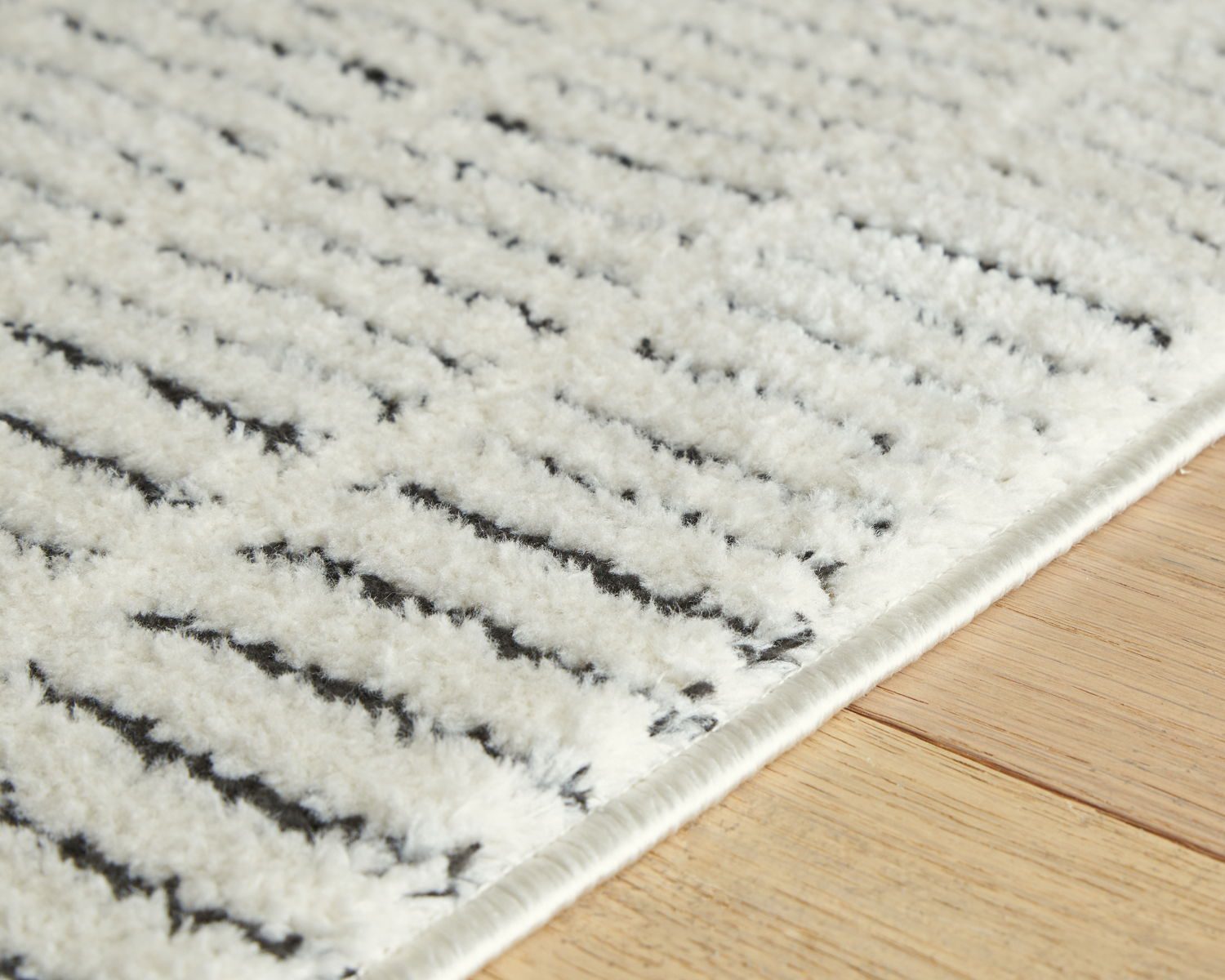 Turinwith - Rug - Image 5