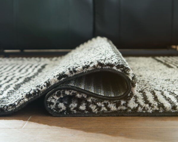 Kurtmen - Rug - Image 3