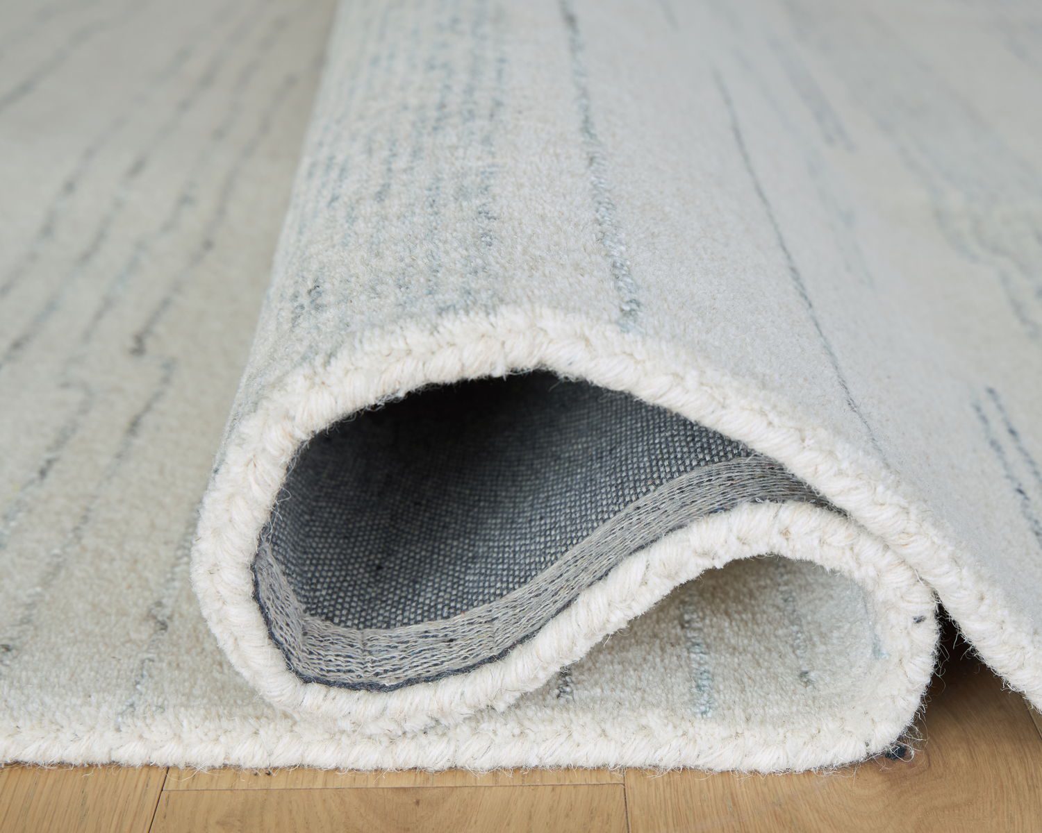 Genemost - Rug - Image 5