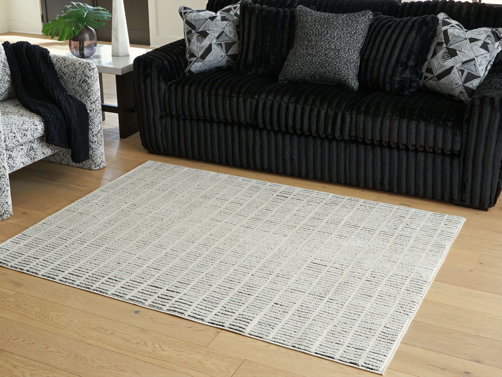 Turinwith - Rug - Image 2