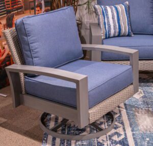 Half Moon Beach - Blue / Gray - Swivel Lounge With Cushion